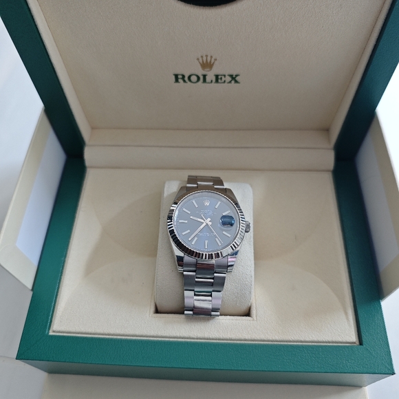 Rolex Datejust 41 Men's Watch - Picture 2 of 7